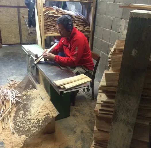 Schindelproduktion in Werkstätte